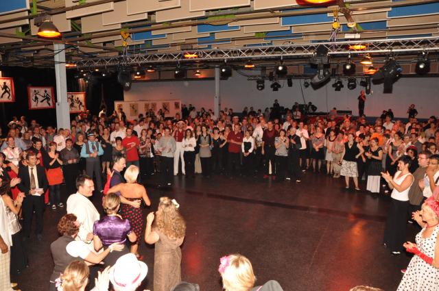 min 2010 11 13 fous swing 194
